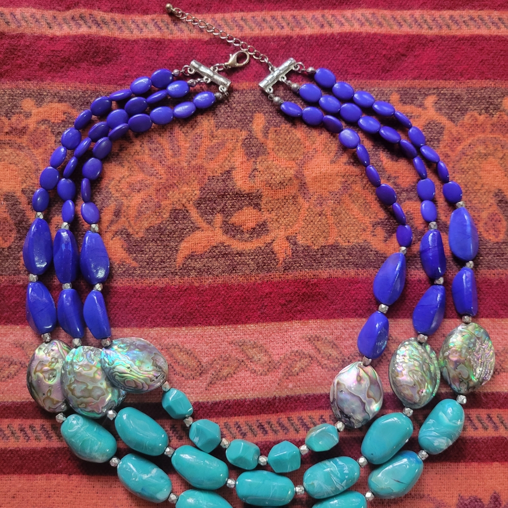 Elegant Blue and Turquoise Beaded Necklace